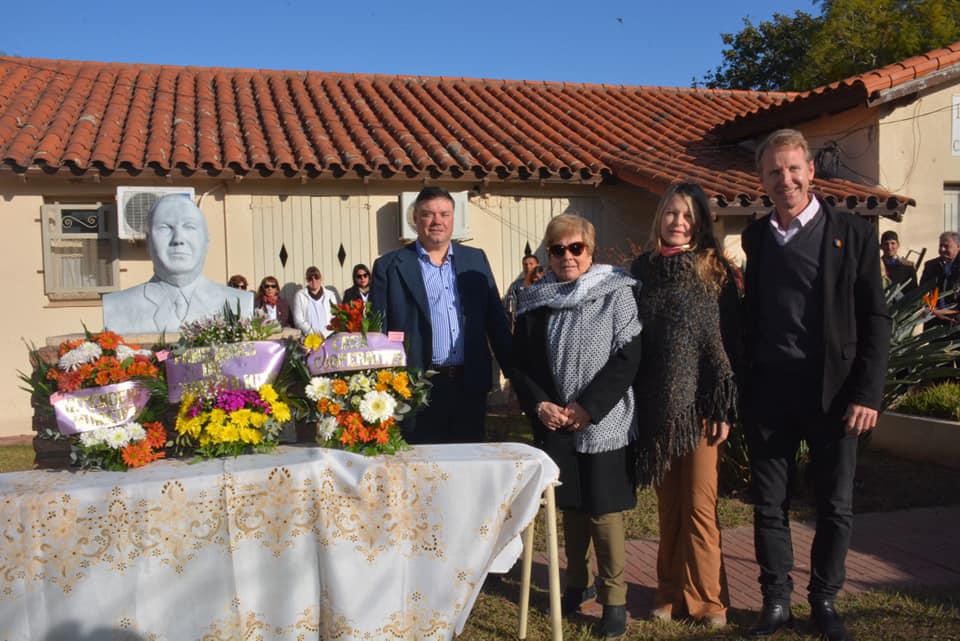 Acto en Plaza Cooperativismo 4