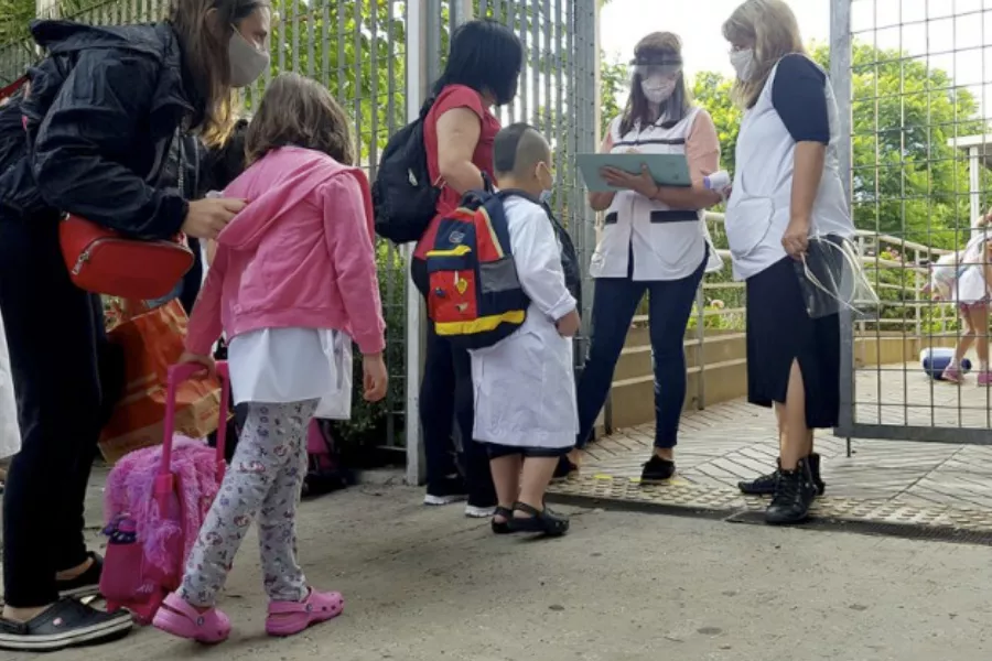 yendo a la escuela