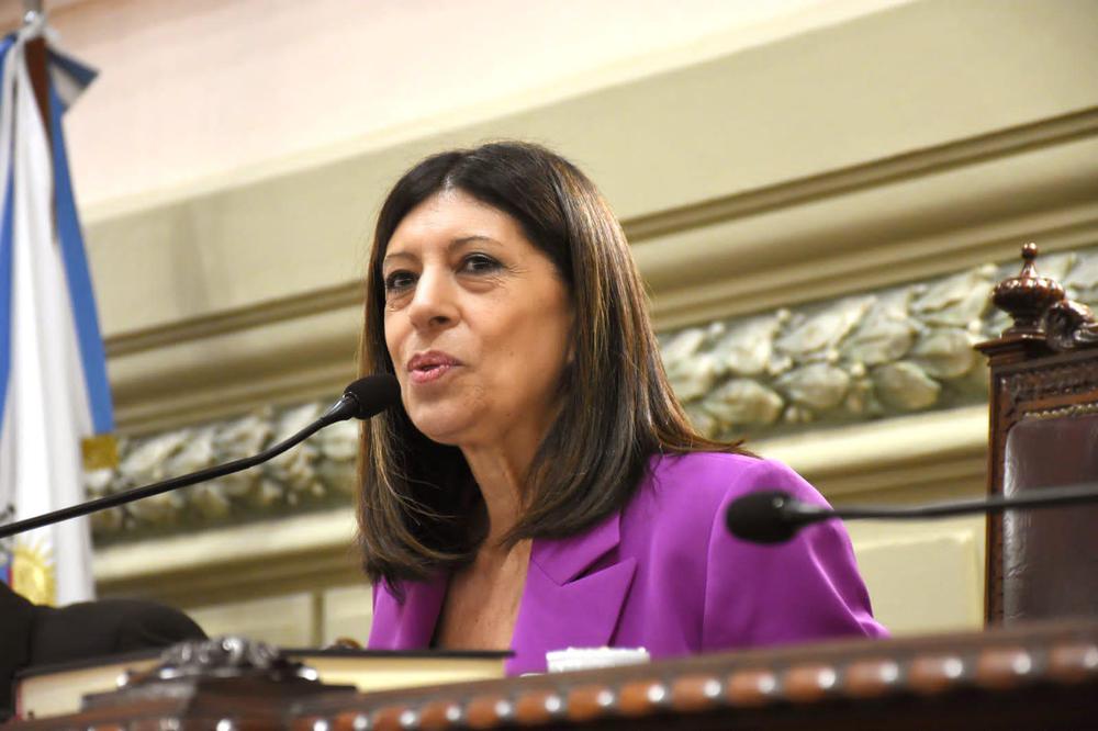 Clara Garcia reelecta presidenta 2