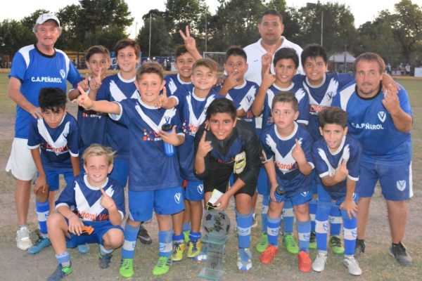 Club-Peñarol-Campeon-Copa-de-Ora-Cat.-2006-600x400