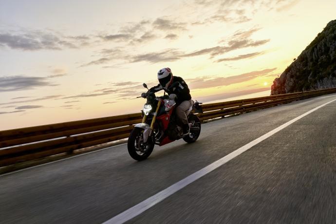 bmwf900r