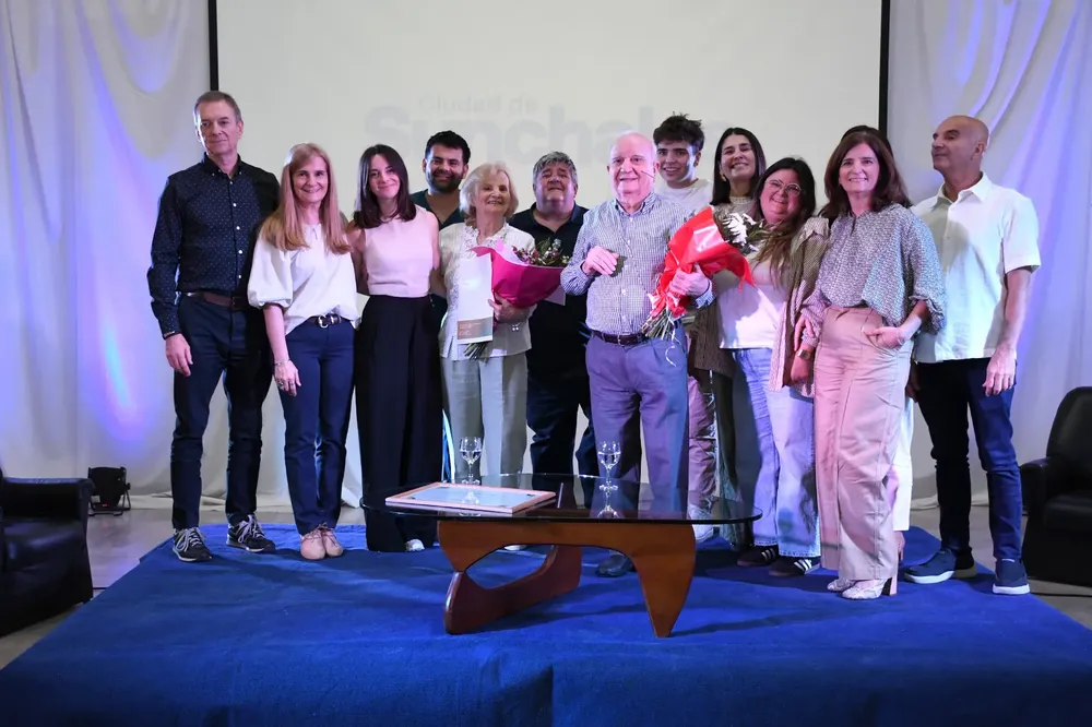Reconocimiento a Juan Carlos Latanzzi 1