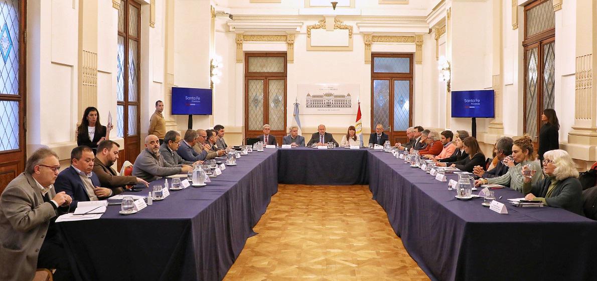 Perotti con legisladores 1