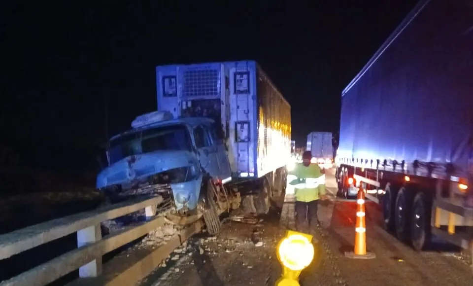 Choque camiones 30-6-25