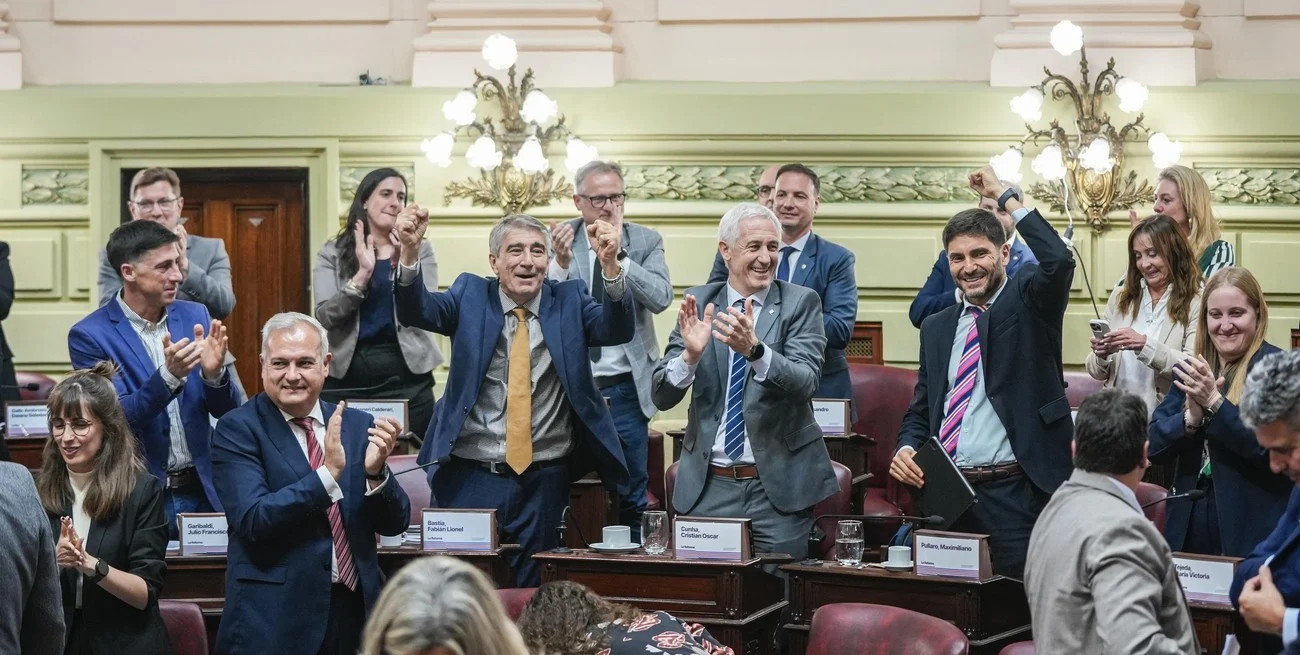 Aprobacion Nueva Constitucion 1