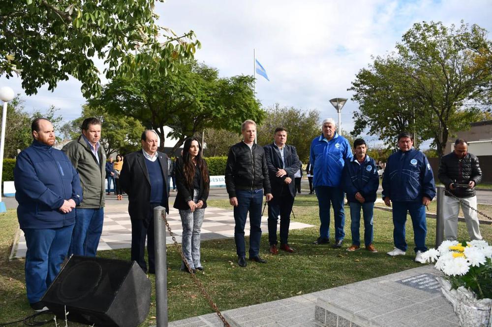 Homenaja a victimas Crucero Belgrano 2