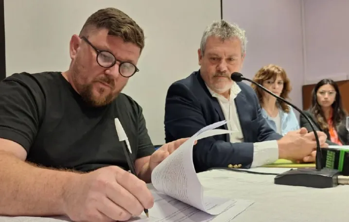 Firma convenio agaua potable