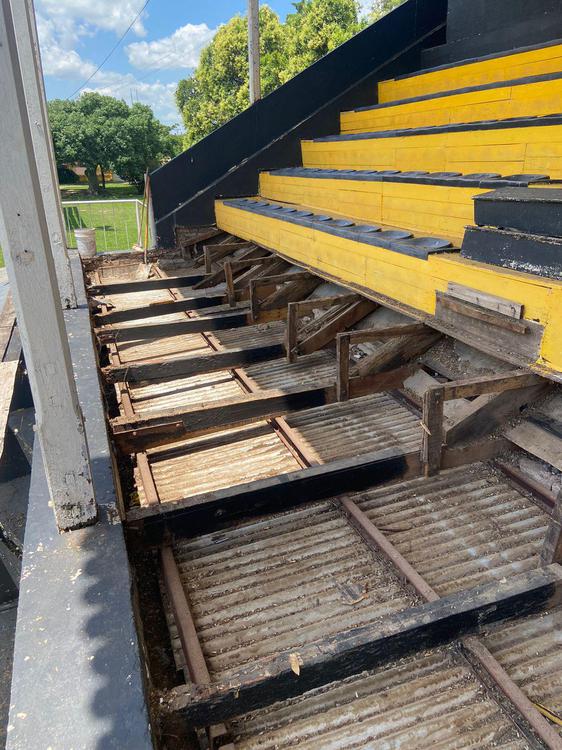 Restauracion tribuna Libertad 2