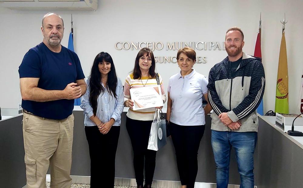 Entrega reconocimiento Prof. Ballari 1
