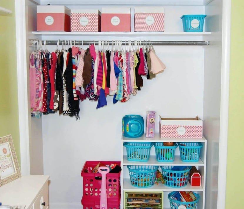 11 accesorios para organizar el armario de los niños y tenerlo todo