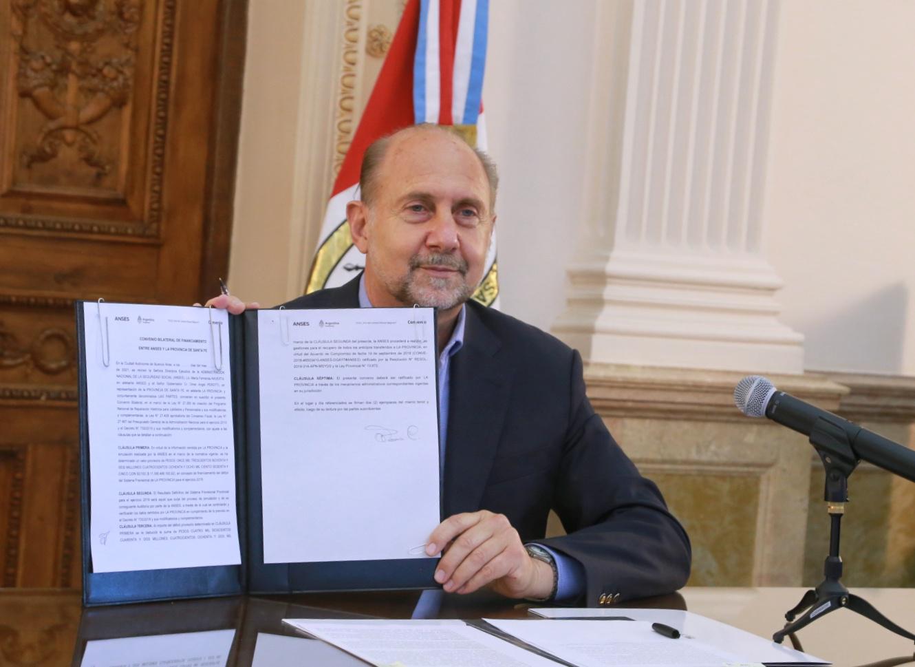 firma convenio con anses