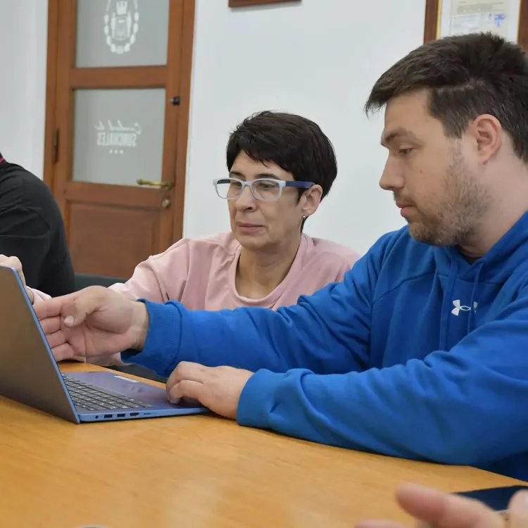 Reunion estacionamiento de camiones