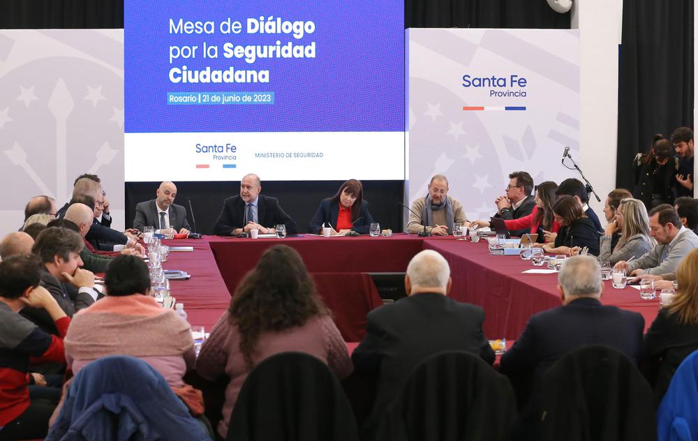 Reunion con precandidatos por seguridad