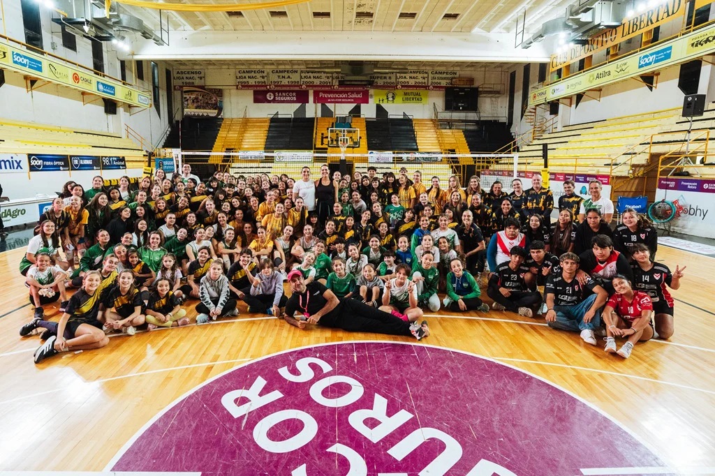 Prevención Salud trajo a Yas Nizetich a Sunchales para una charla y clínica deportiva