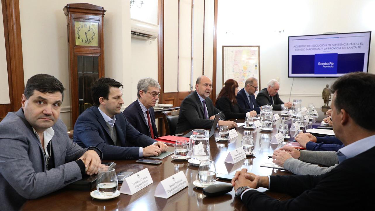 Perotti con legisladores 3