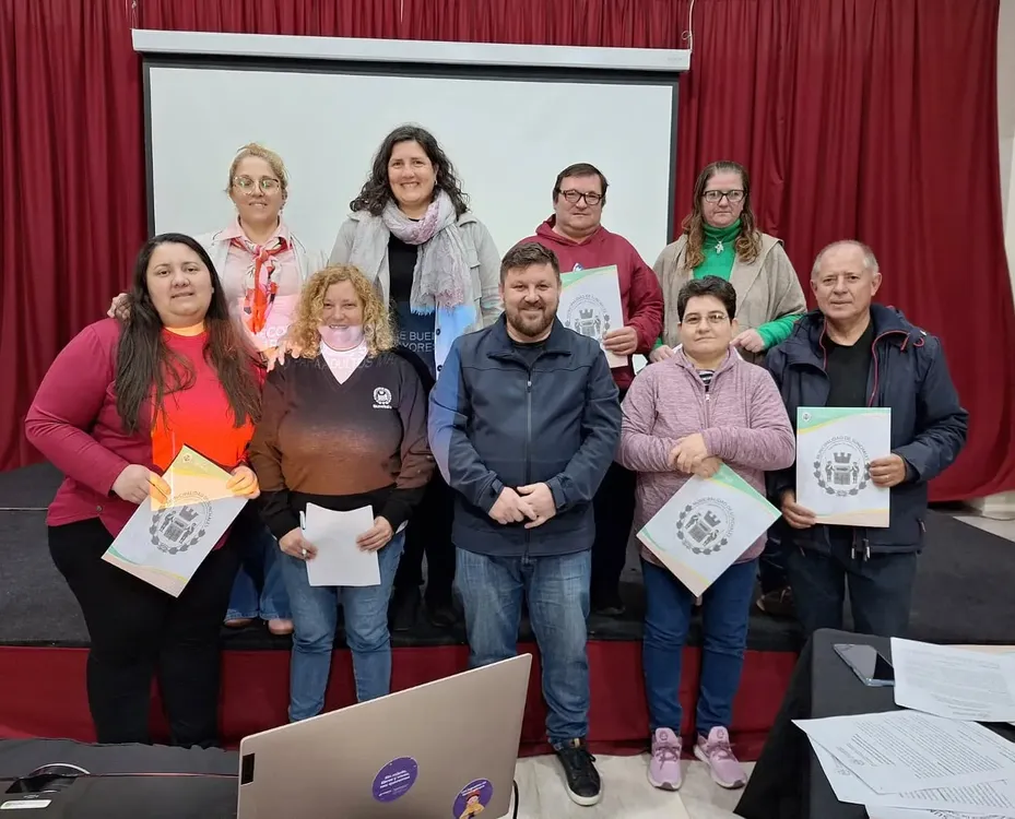 Firma convenio con geriatricos 1