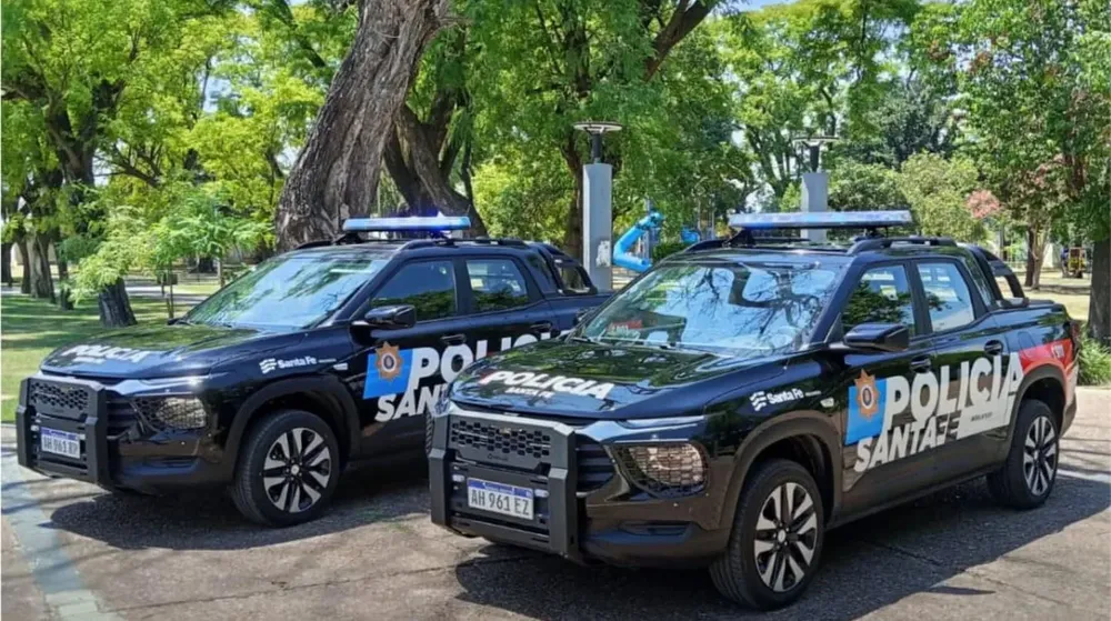 Incorporan 2 moviles policiales
