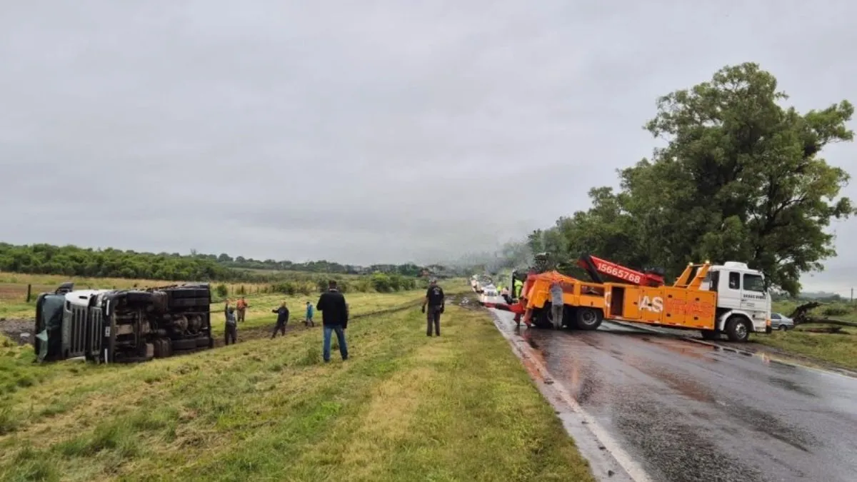 Vuelco camion 3 9-1-26