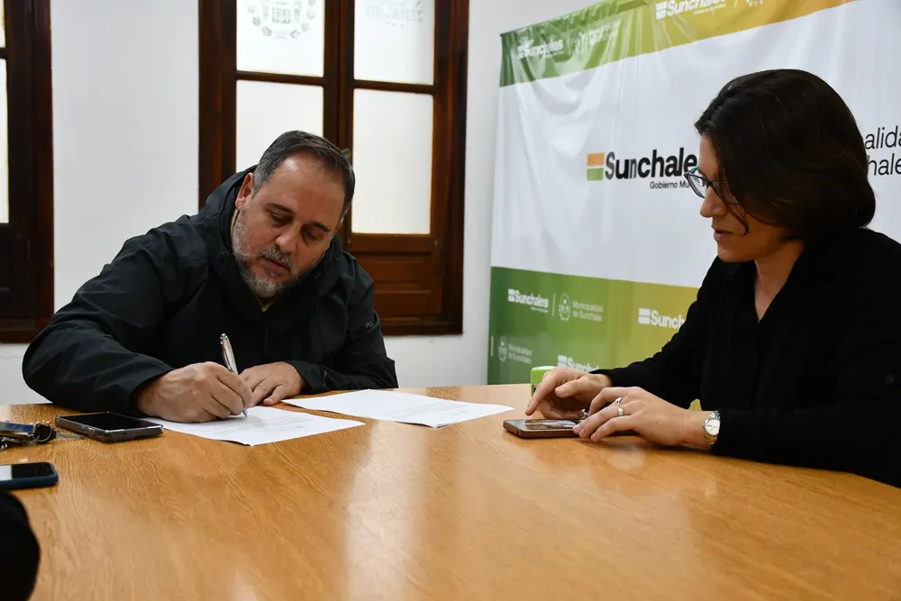 Firma_convenio_Municipio_Lácteos_Seelisberg