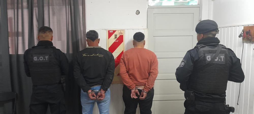 Detencion 2 sujetos 23-10-22