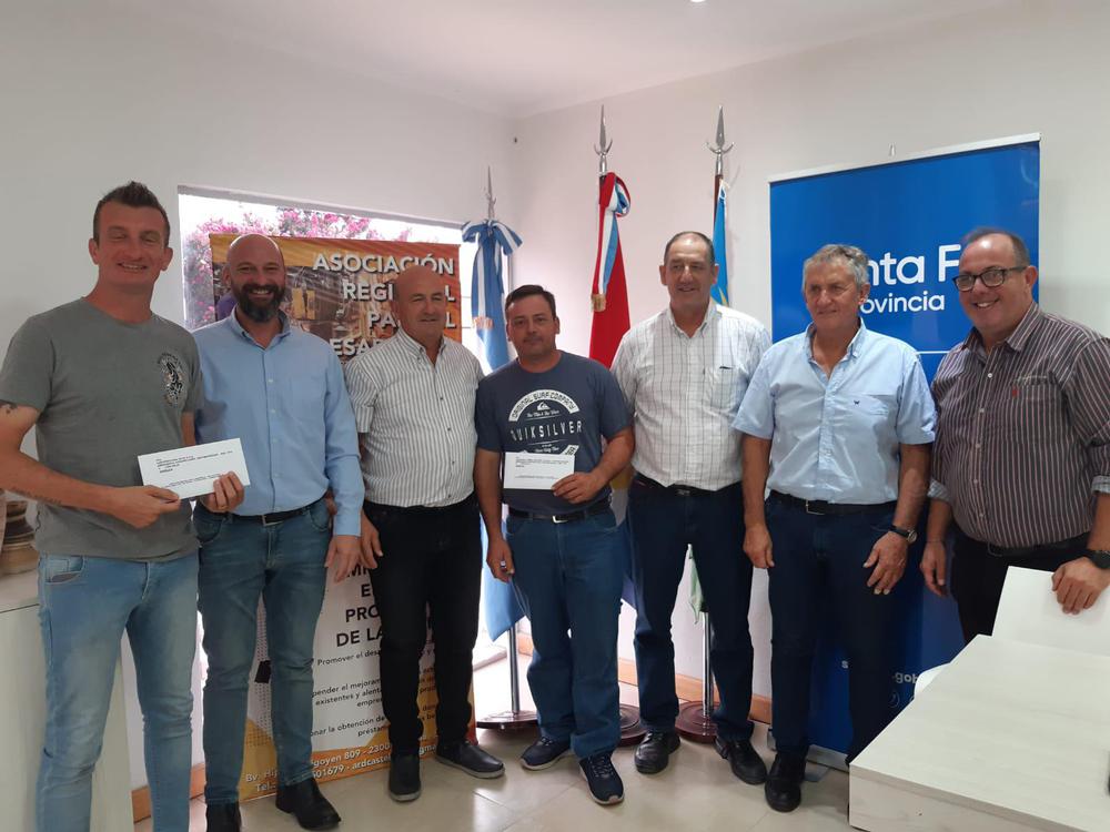Entrega prestamos a productores