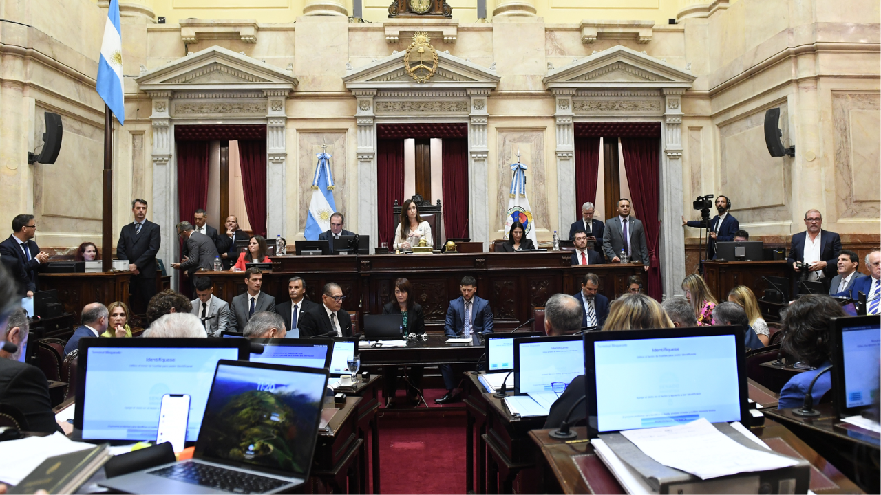 Asesores senadores 3