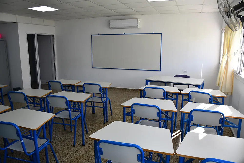 Imposicion nombre aula Escuela 1213 2
