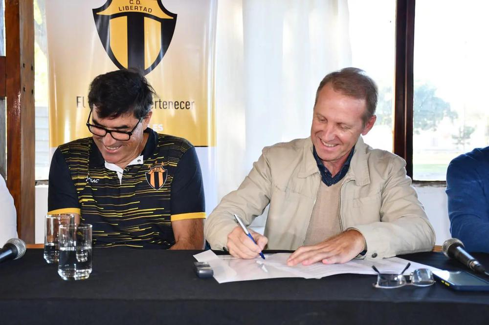 Firma convenio Muni - Libertad 1