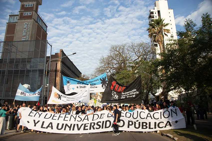 Marcha en defensa de la universidad 3 17-9-25