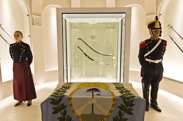 El sable corvo exhibido en el Museo Histórico Nacional