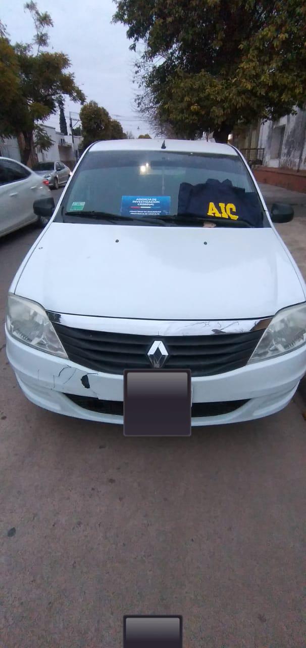 renault logan que se dio a la fuga