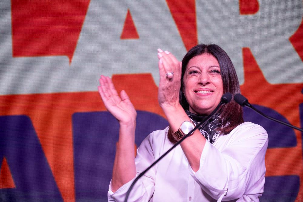 Clara Garcia 23 16
