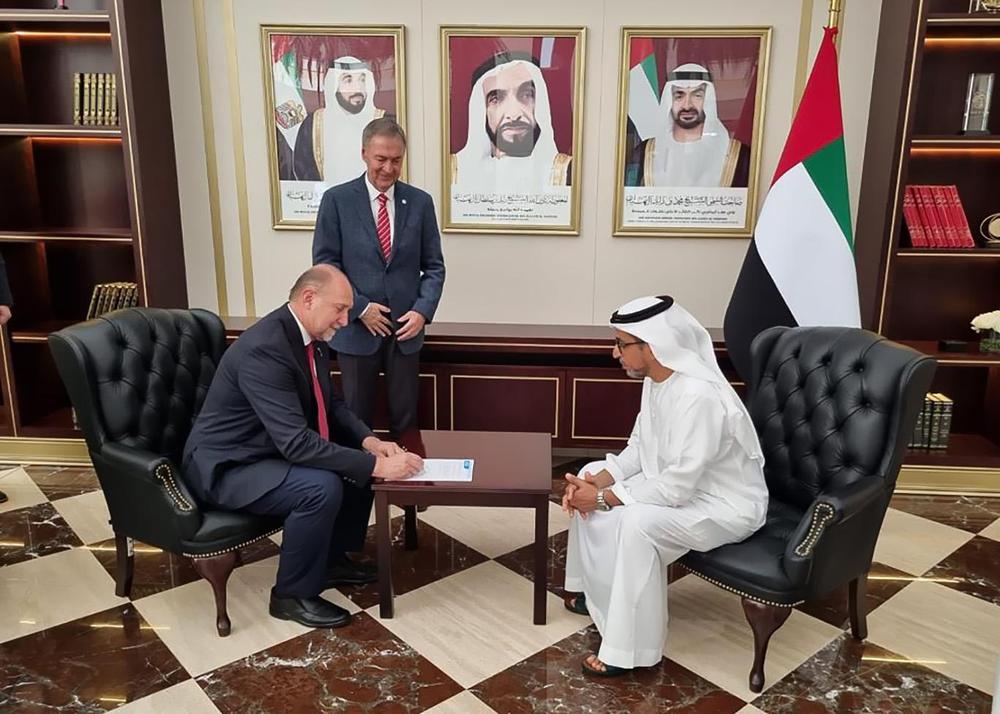 Acuerdo Fondo Abu Dhabi 1