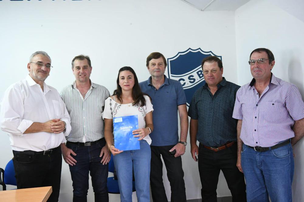 Autoridades junto a representantes de IDESA