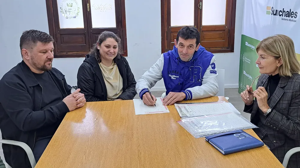 Firma primeras escrituras Sunchalote 1