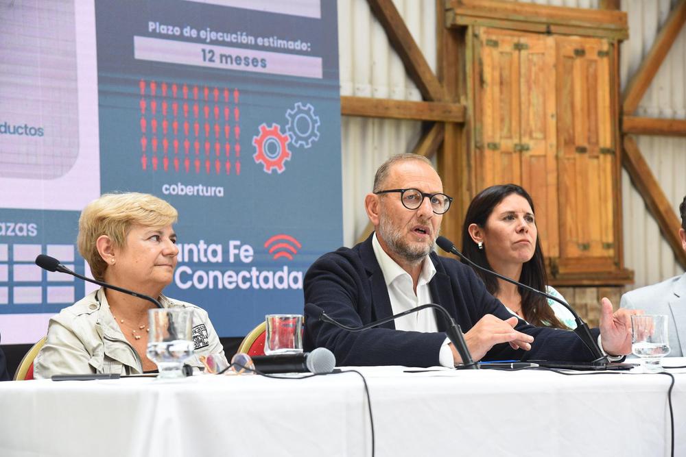 Firma convenios Santa Fe Conectada 1