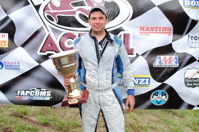 GANADOR. Fabio Gauchat ya disfruta de su primera victoria. (Foto: Marcelo Sarponti).