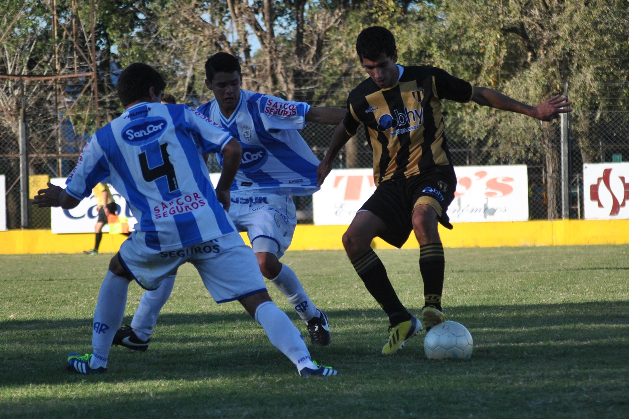 ARRANQUE IDEAL. Libertad venció a Atlético Rafaela 4 a 3 y marcha como líder. (Foto: Daniel Ponce).