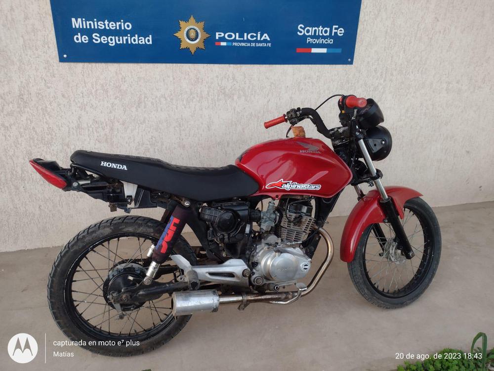 Moto retenida 21-8-23