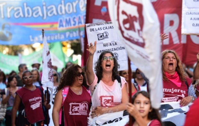 Los docentes culpan a la provincia por la agudización del conflicto