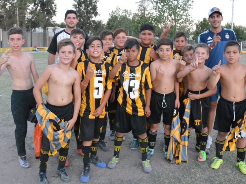 Club-Central-Olimpico-de-Ceres-Campeón-Copa-de-Oro-Cat-2007-800x600