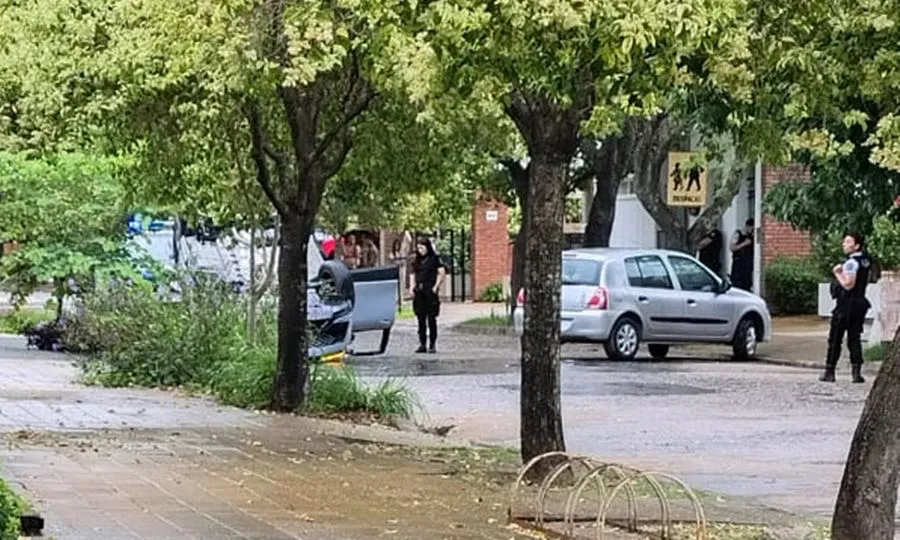 Camioneta volcada 2 7-12-25