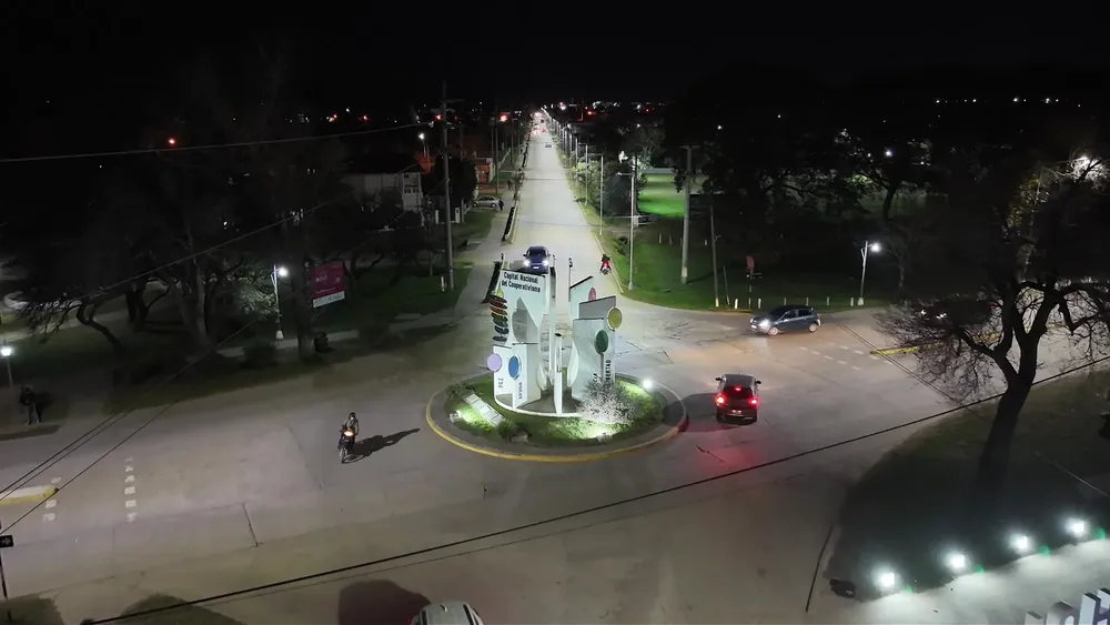 Iluminacion LED en calle Guemes 1