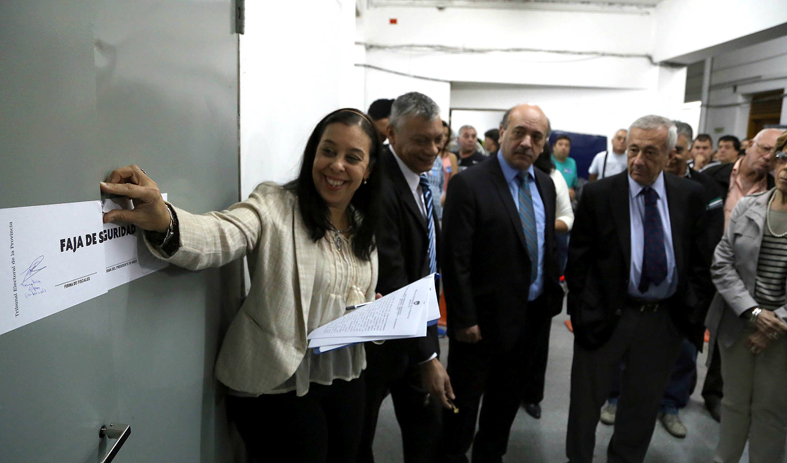 Se llevó a cabo la primera jornada del escrutinio definitivo de las PASO
