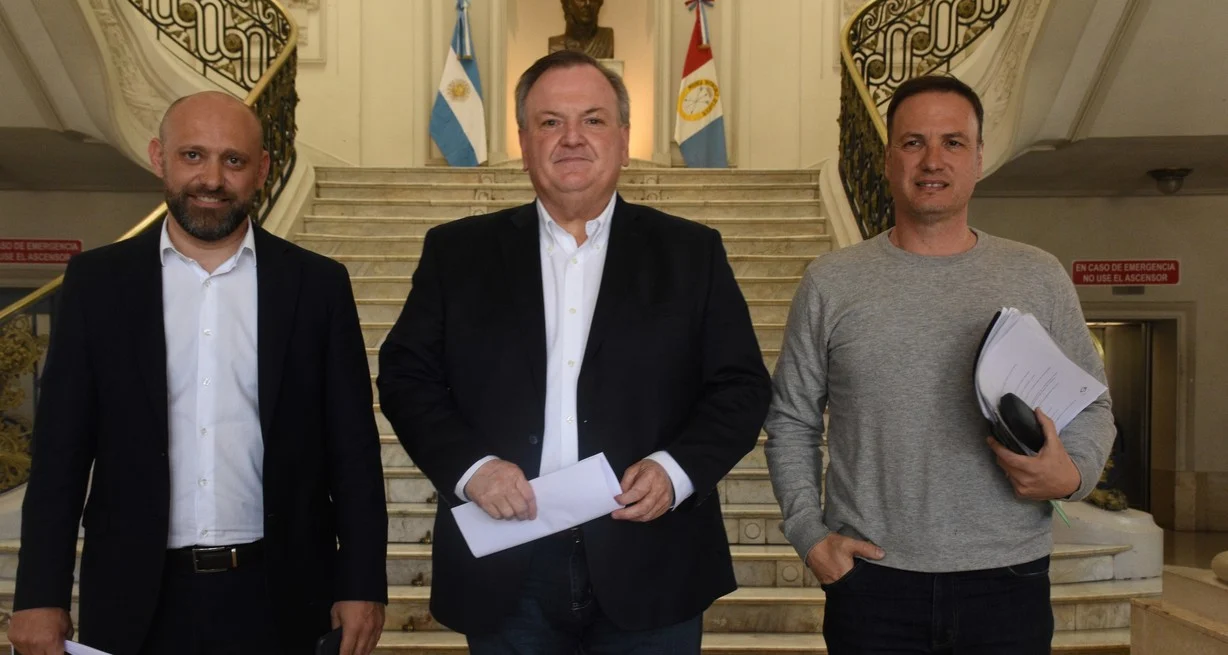 Radicales con Pullaro