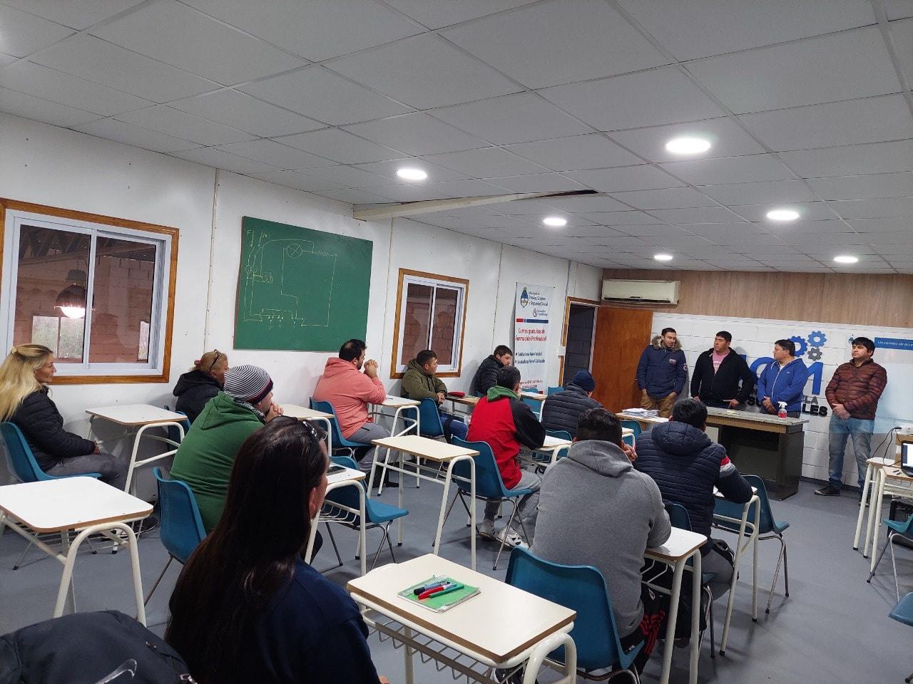 Curso auxiliar electricidad