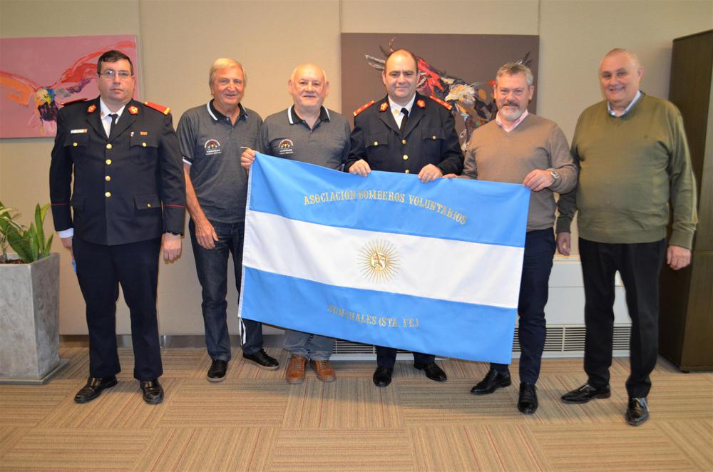 Entrega bandera a bomberos 2