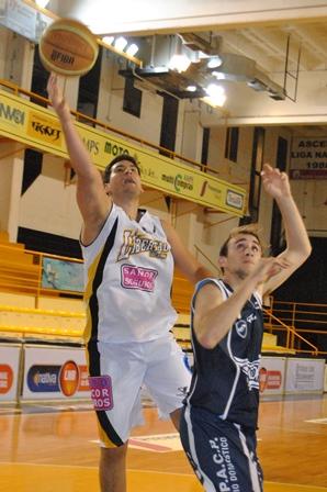 PIVOTE. Nicolás Herrera se volvió a destacar con 19 puntos.