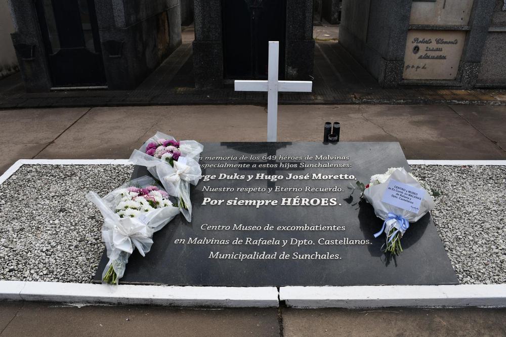 Homenaje a heroes Crucero Gral Belgrano 3 5