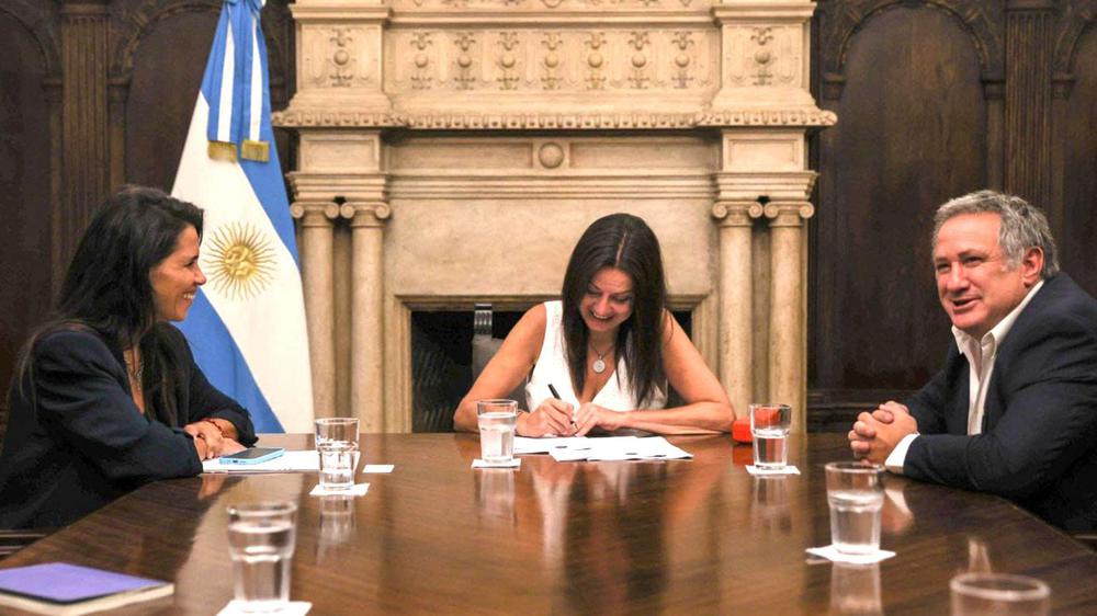 Firma Sandra Pettovello